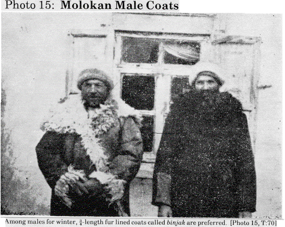 Binjak dedikleri kışlık paltolarıyla Malakan erkekler