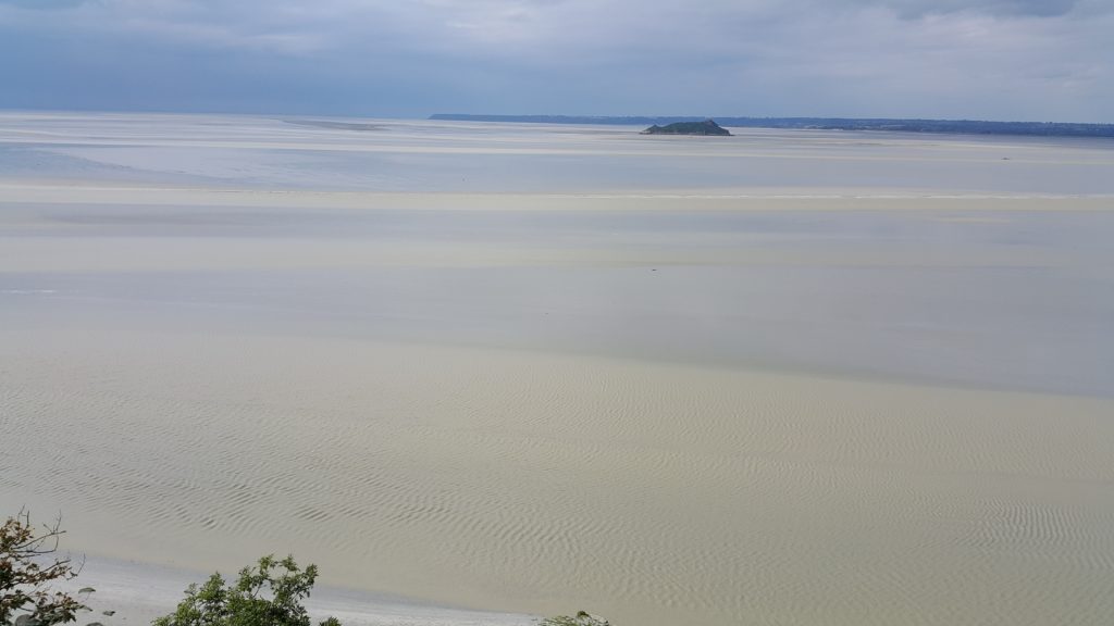 Avrupa'nın en büyük gelgitlerinin olduğu Mont Saint Michel sahilleri