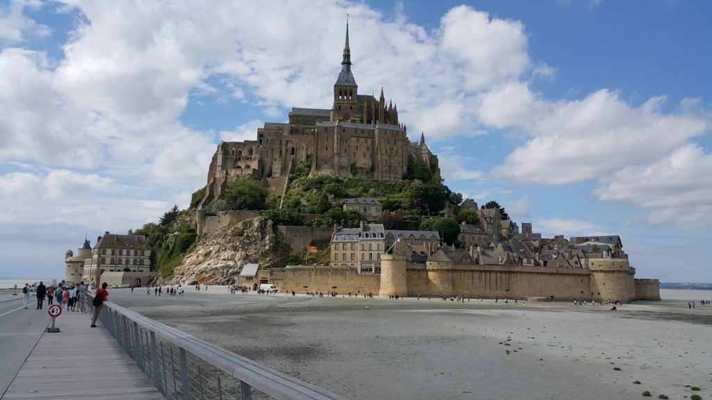 Köprü üzerinden Mont Saint Michel