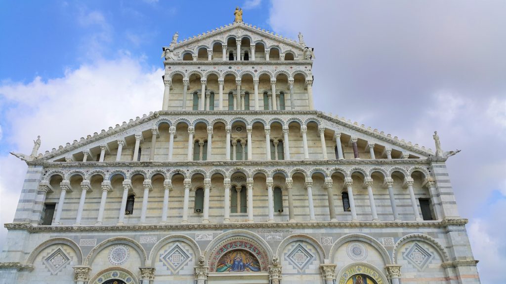 Katedral ön cephesi